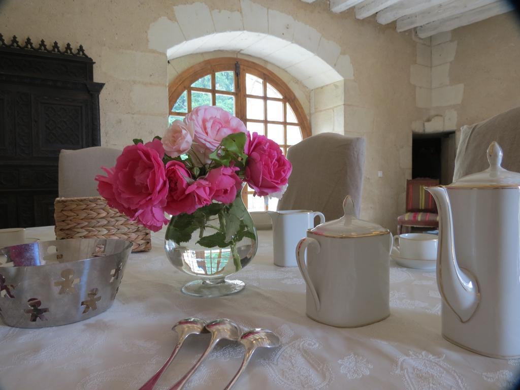 Le Chatelet Thilouze Exterior photo